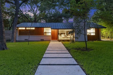 8571 Eustis Avenue Dallas TX 75218