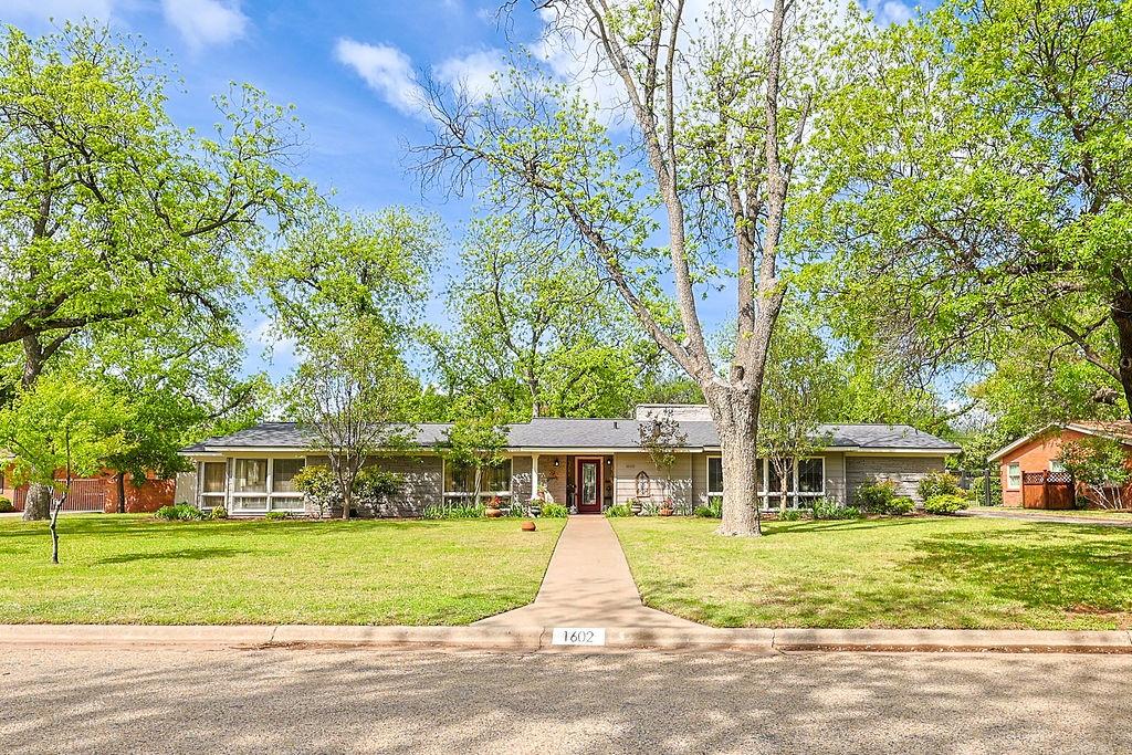River Oaks - Residential