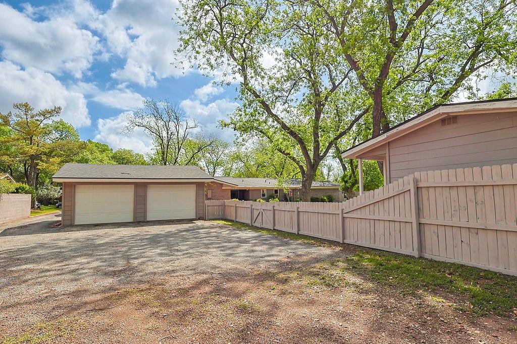 River Oaks - Residential