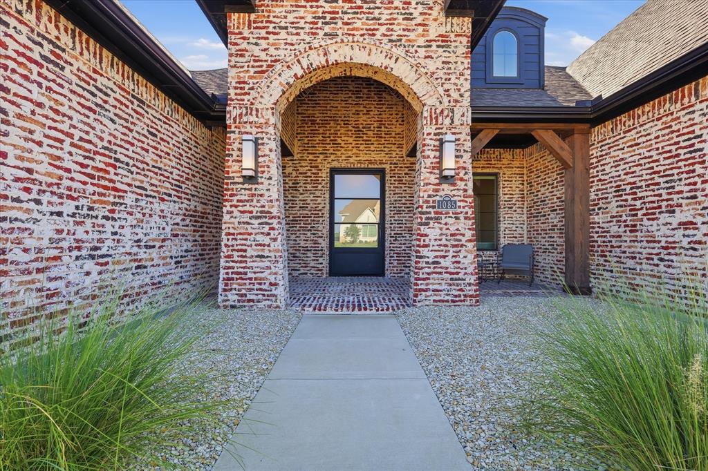 1085 Peppy San Drive
