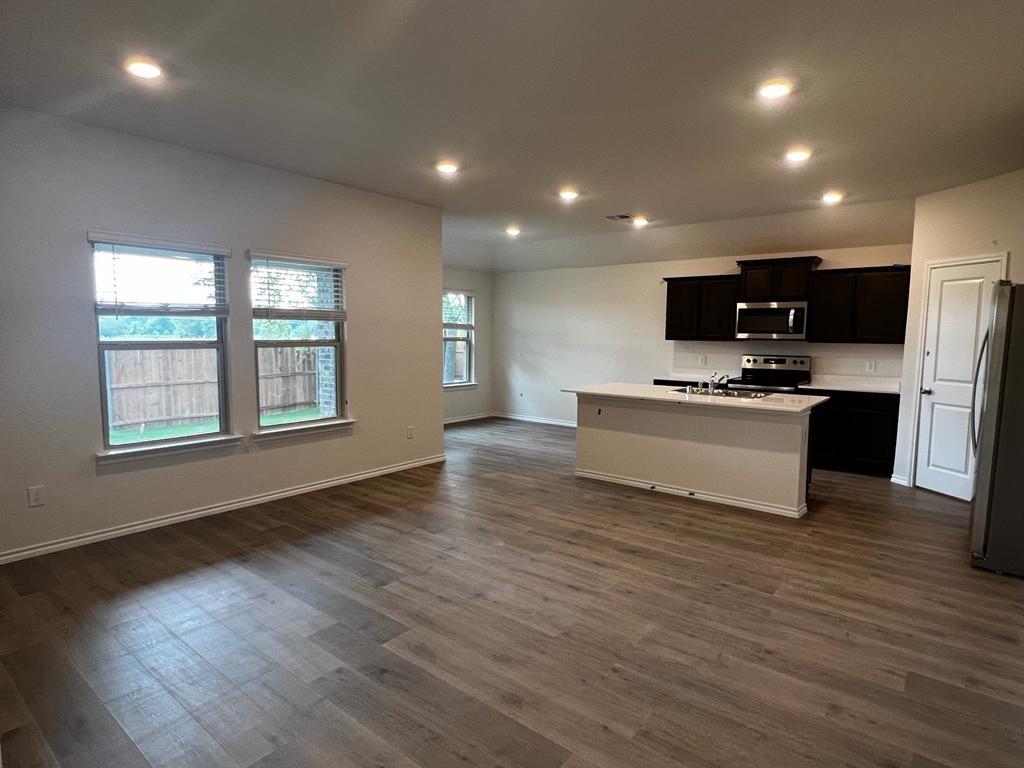 Three Oaks - Residential Lease