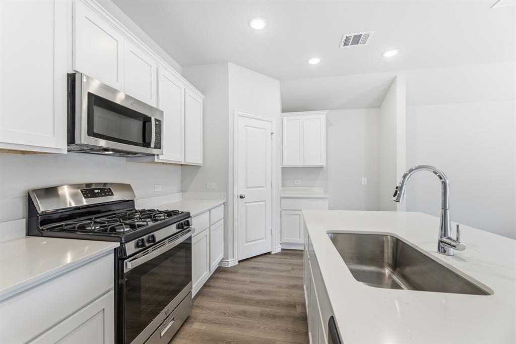 3923 Rose Hill Court