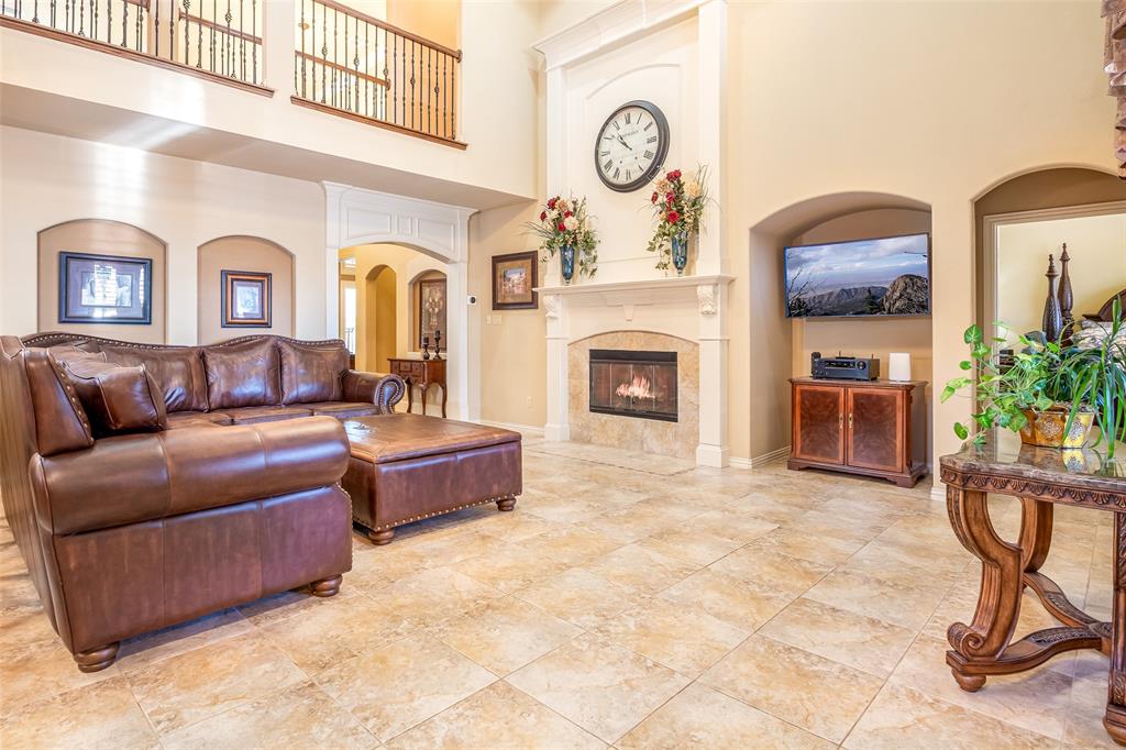 9359 CRESTRIDGE Drive