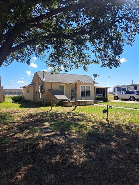 303 S Avenue C Haskell TX 79521