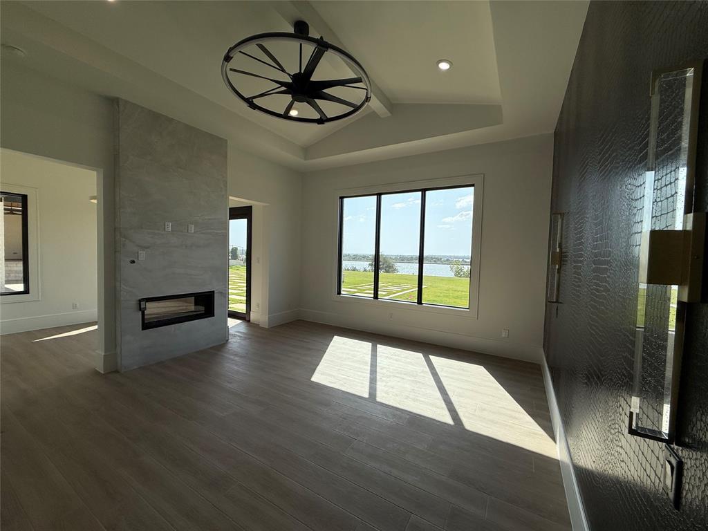 Granbury, Texas 76049, United States, 5 Bedrooms Bedrooms, ,6 BathroomsBathrooms,Residential,Active,157254