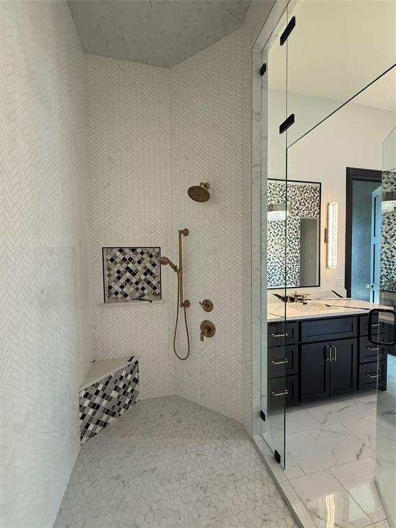 Granbury, Texas 76049, United States, 5 Bedrooms Bedrooms, ,6 BathroomsBathrooms,Residential,Active,157254