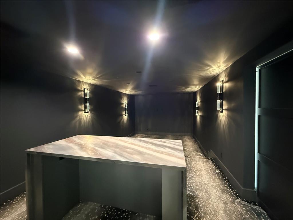 Granbury, Texas 76049, United States, 5 Bedrooms Bedrooms, ,6 BathroomsBathrooms,Residential,Active,157254