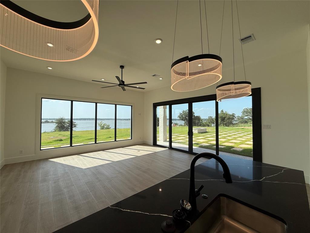 Granbury, Texas 76049, United States, 5 Bedrooms Bedrooms, ,6 BathroomsBathrooms,Residential,Active,157254