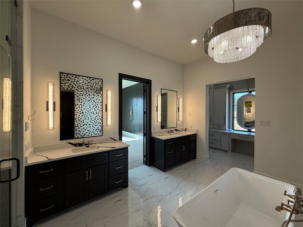 Granbury, Texas 76049, United States, 5 Bedrooms Bedrooms, ,6 BathroomsBathrooms,Residential,Active,157254