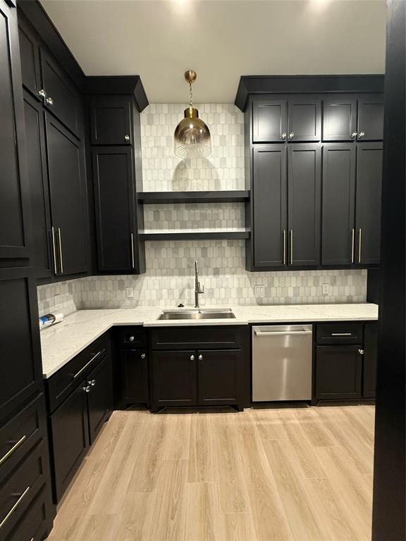 Granbury, Texas 76049, United States, 5 Bedrooms Bedrooms, ,6 BathroomsBathrooms,Residential,Active,157254