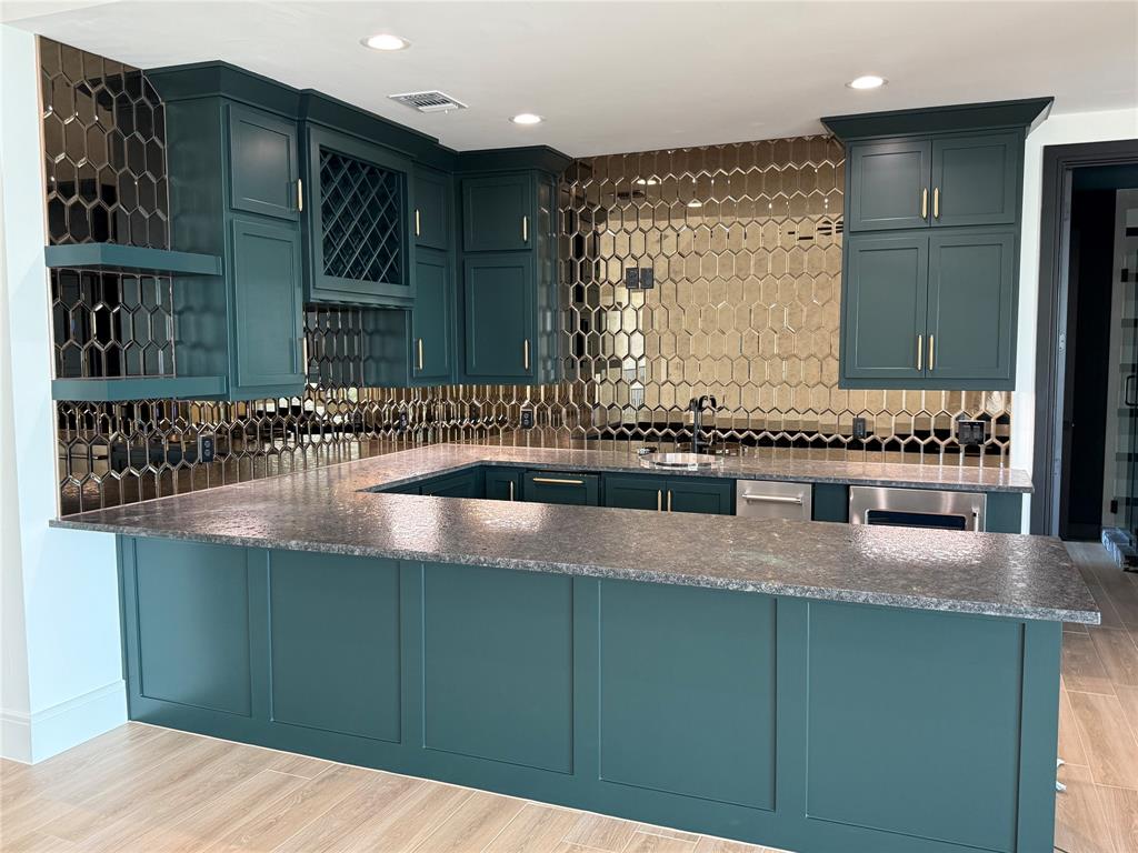 Granbury, Texas 76049, United States, 5 Bedrooms Bedrooms, ,6 BathroomsBathrooms,Residential,Active,157254