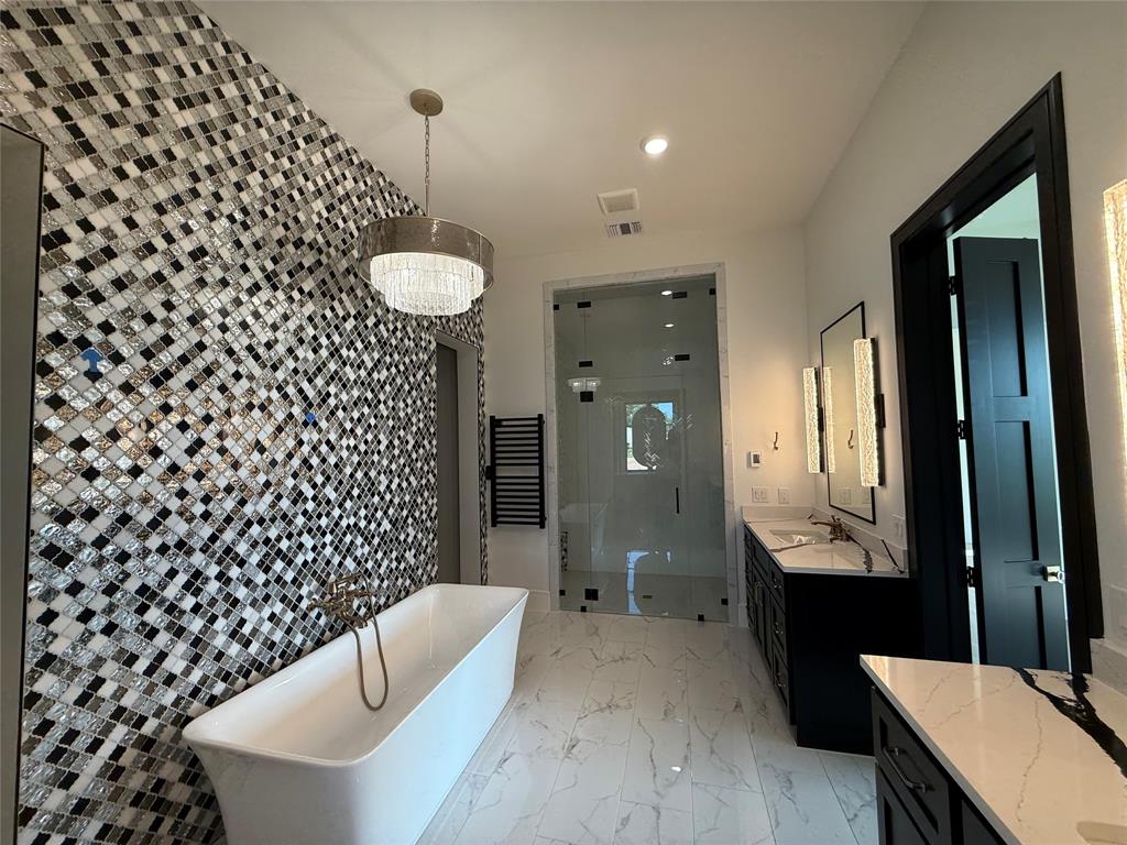 Granbury, Texas 76049, United States, 5 Bedrooms Bedrooms, ,6 BathroomsBathrooms,Residential,Active,157254