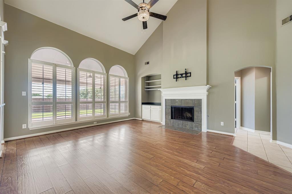 2700 Woodbury Drive