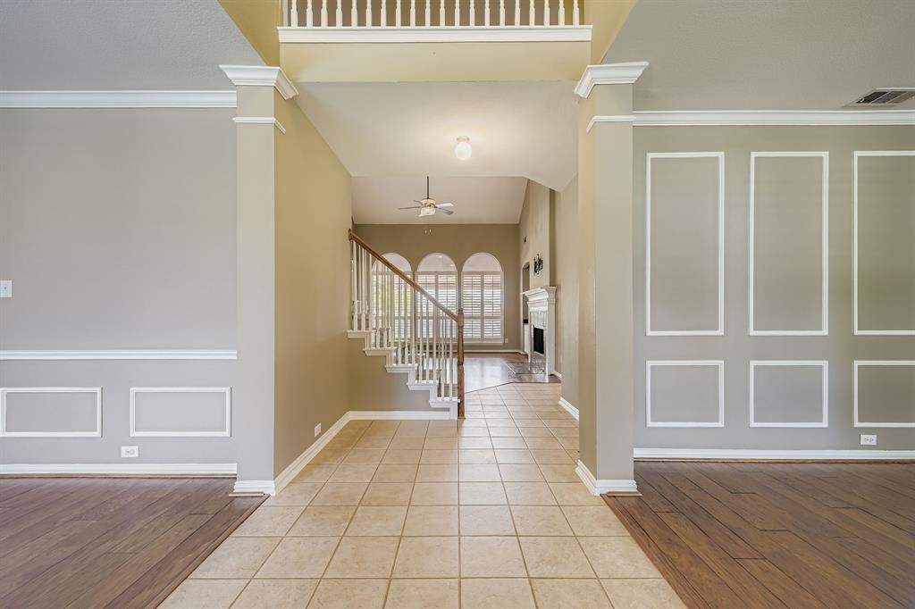 2700 Woodbury Drive