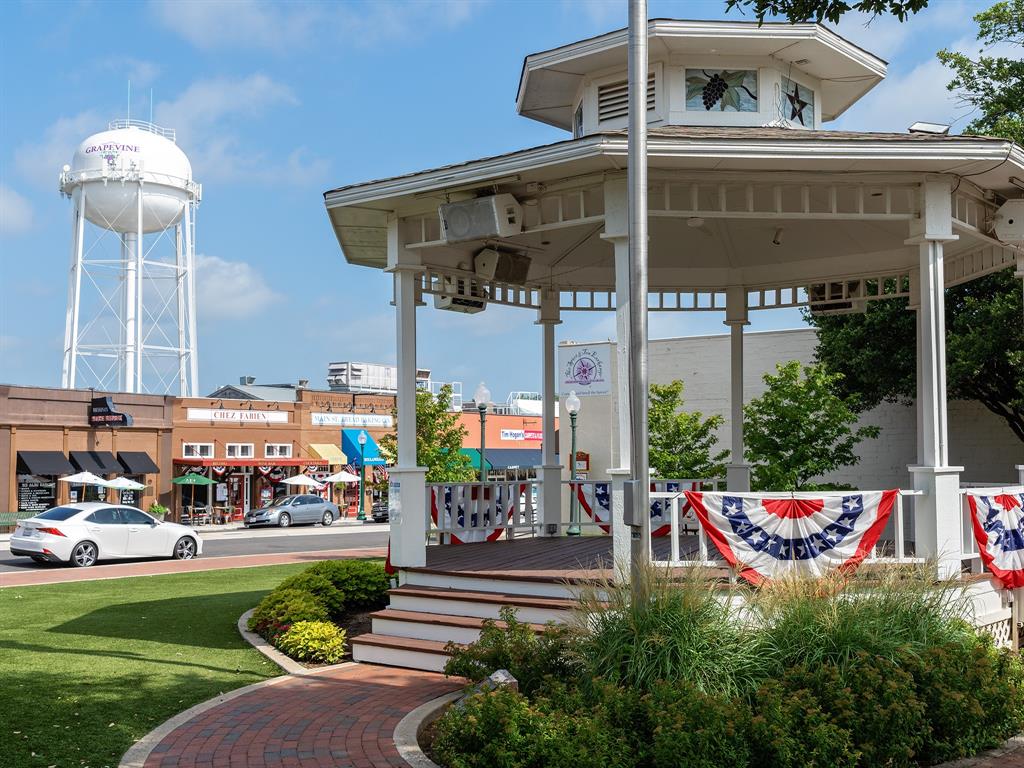 Grapevine, Texas 76051, United States, 2 Bedrooms Bedrooms, ,1 BathroomBathrooms,Residential,Active,5312