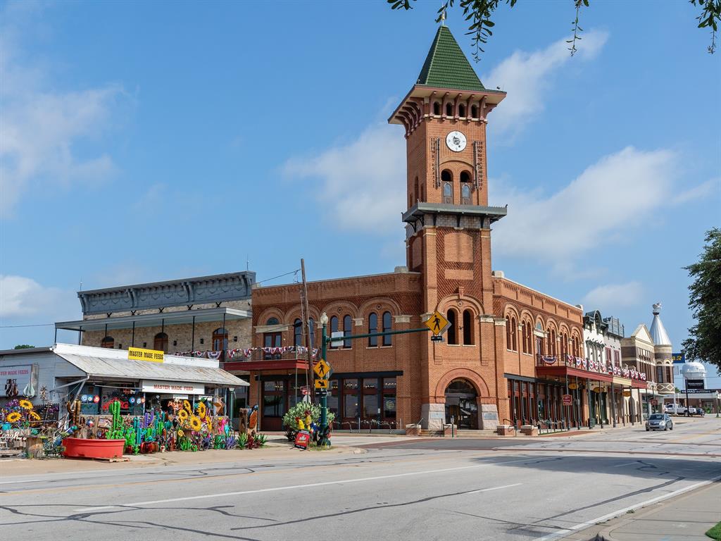 Grapevine, Texas 76051, United States, 2 Bedrooms Bedrooms, ,1 BathroomBathrooms,Residential,Active,5312