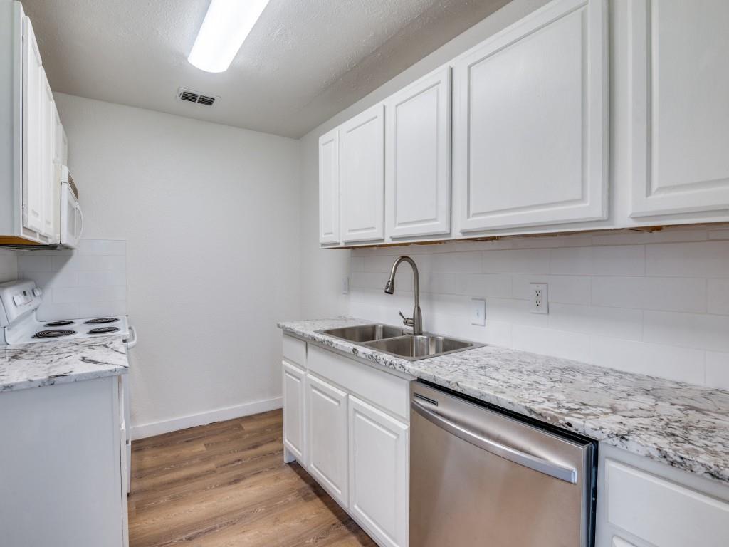 Grapevine, Texas 76051, United States, 2 Bedrooms Bedrooms, ,1 BathroomBathrooms,Residential,Active,5312