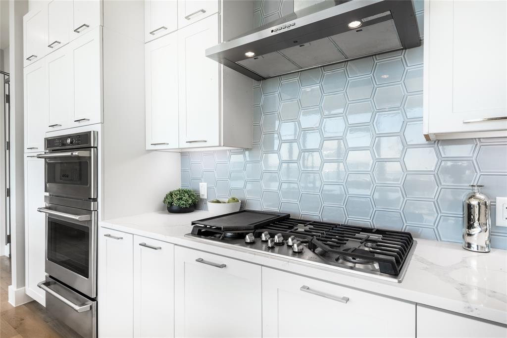 3031 Oliver Street 2007