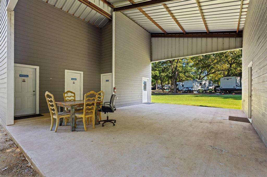 6869 S State Highway 121