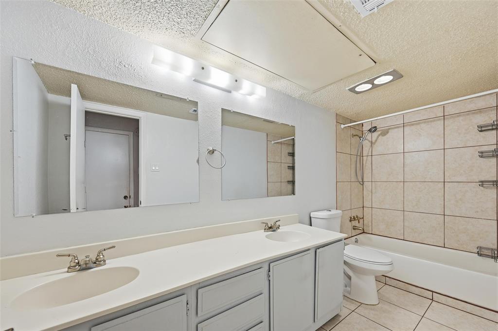 Holly Oaks Twnhms - Residential