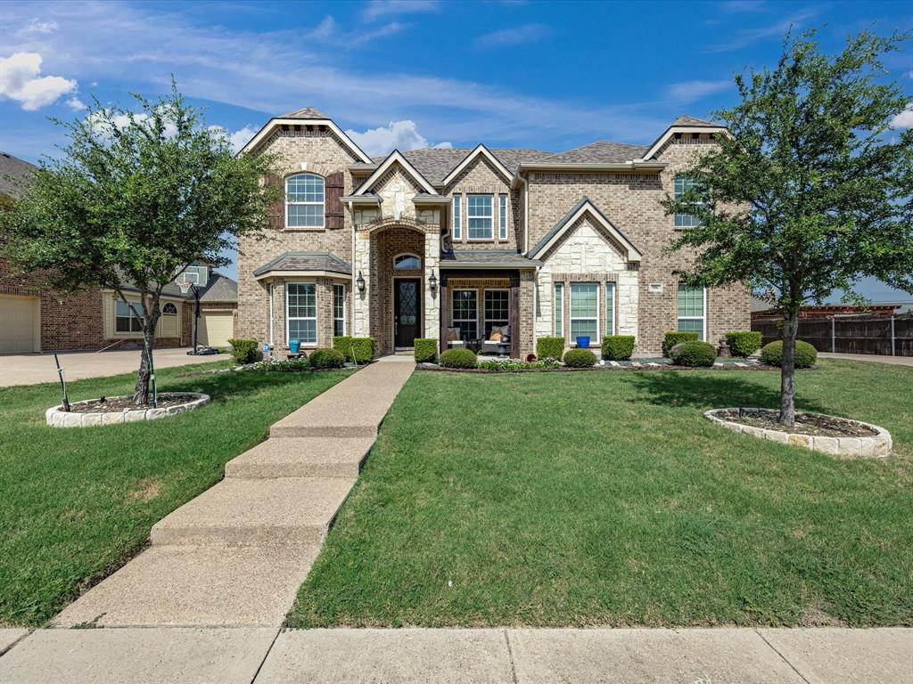 906 Hidden Lakes Drive