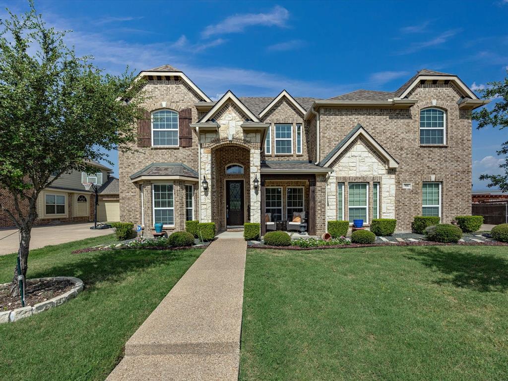 906 Hidden Lakes Drive