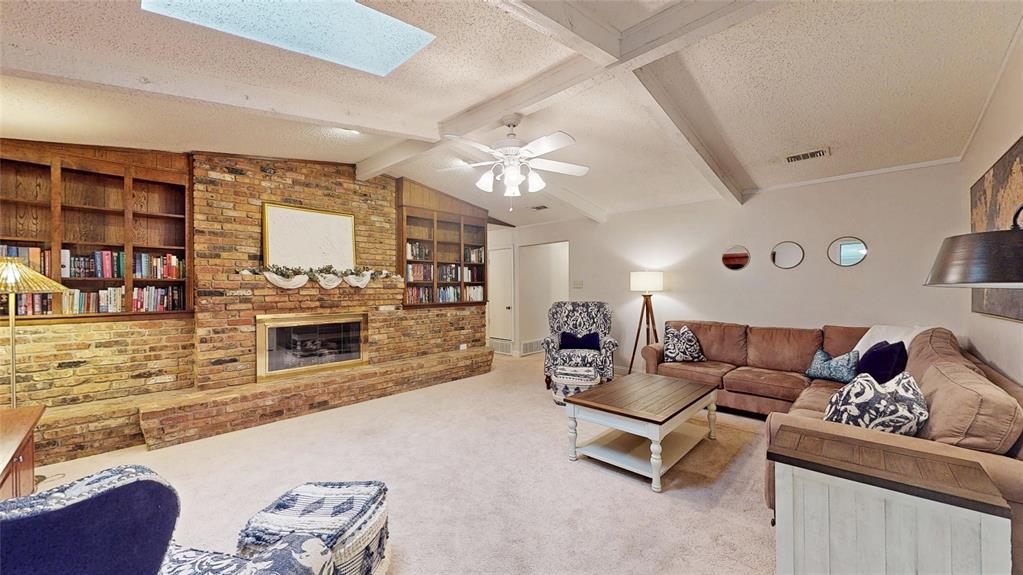 1402 Canadian Circle