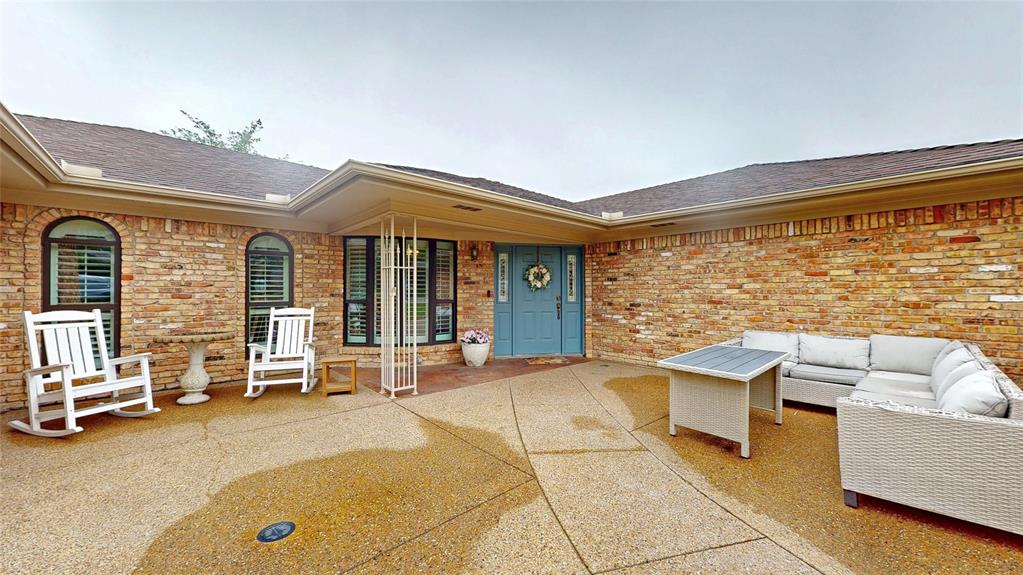 1402 Canadian Circle