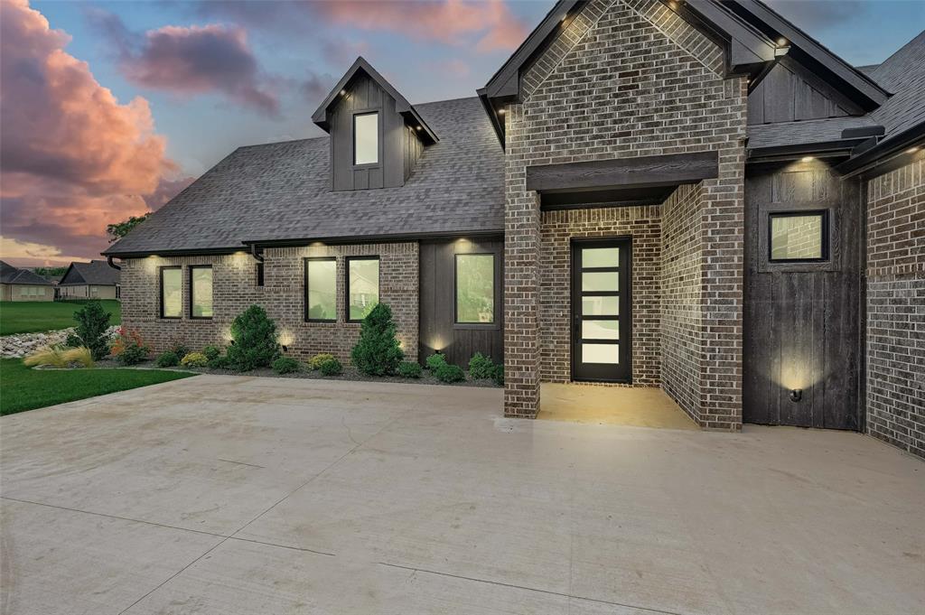 58 Lone Oak Boulevard