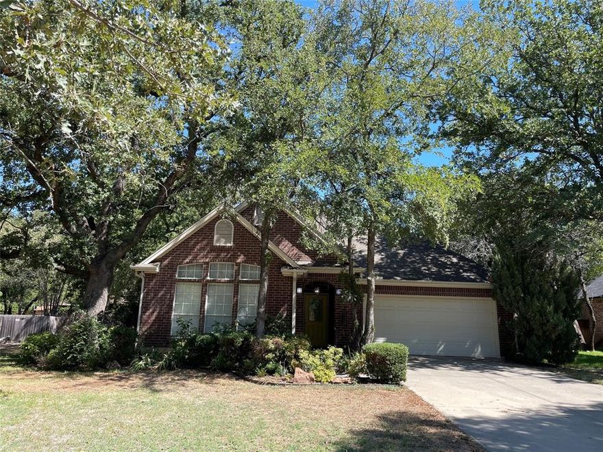 PRICE IMPROVEMENT ON THIS FAIR OAKS PROPERTY. This 3-2-2 Brazier built home is nestled in one of the newer subdivisions, nestled under large shade trees. Yard is fully sprinkled and has a large fenced backyard. You'll appreciate the large kitchen with its tall cabinets, and how it allows for large group entertaining in the dining and living area. Split bedrooms, crown molding, 9 ft ceilings compliment the home. Close to schools and a lively downtown destination! Family is in final stages of cleaning out the house, so pardon the mess in some places!