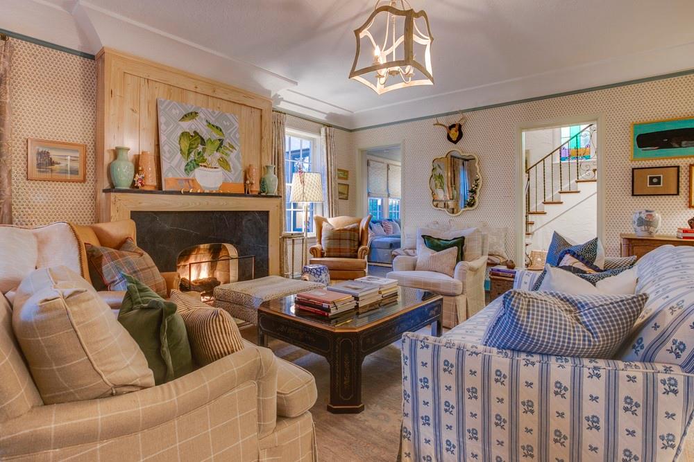 1022 N Montclair Avenue