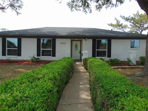 Photo of 3229 Kensington Drive, Mesquite, TX 75150 (MLS # 21201624)