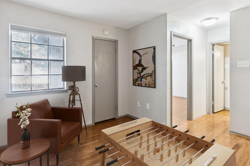 Preston Oaks Crossing Condos 01 & 02 - Residential