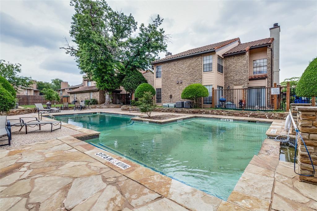 Preston Oaks Crossing Condos 01 & 02 - Residential