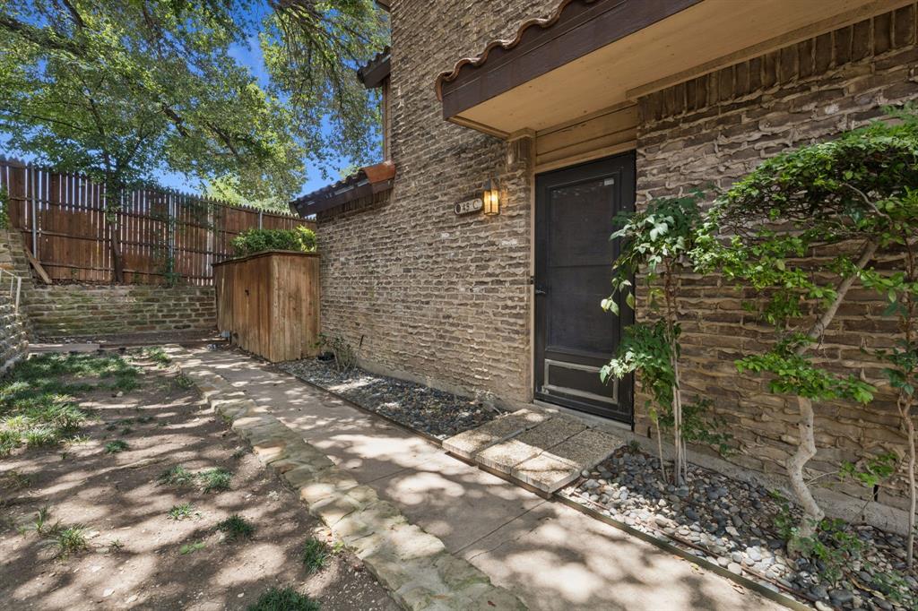 Preston Oaks Crossing Condos 01 & 02 - Residential