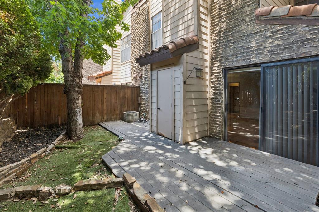 Preston Oaks Crossing Condos 01 & 02 - Residential