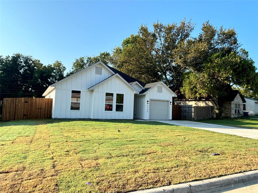 3708 Moonstone Drive