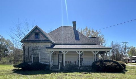 610 South Street Blossom TX 75416