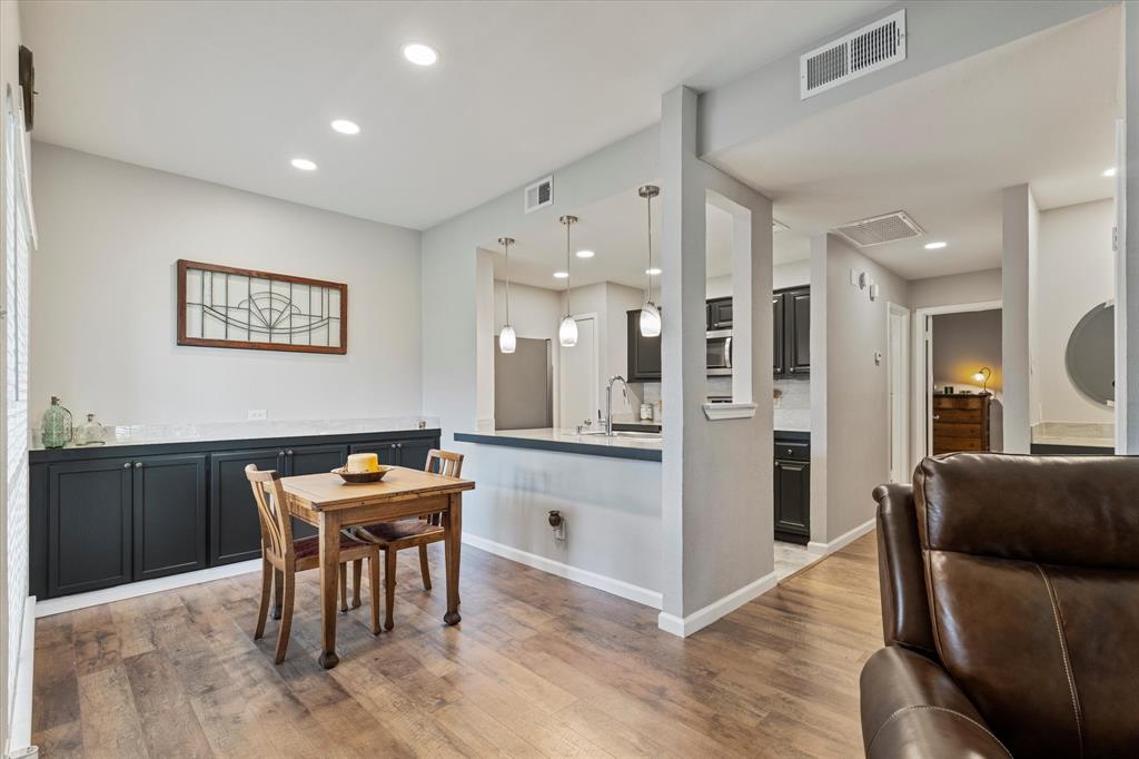 8601 Park Lane 323