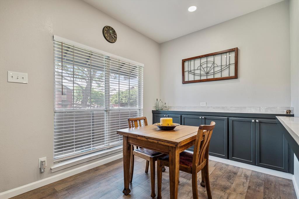 8601 Park Lane 323