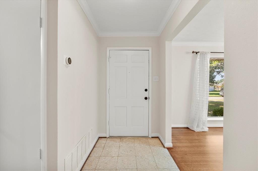 1137 Tosch Lane