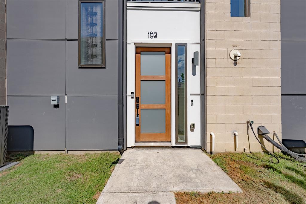 145 N Henderson Avenue 102
