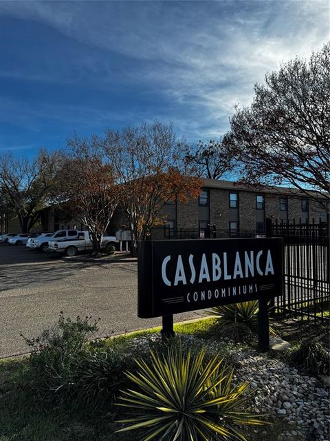 Photo of 1421 S 12th Street #107, Waco, TX 76706 (MLS # 21136602)