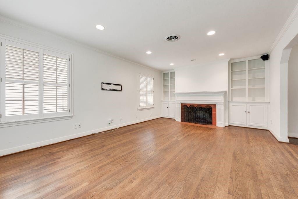 6727 Woodland Drive