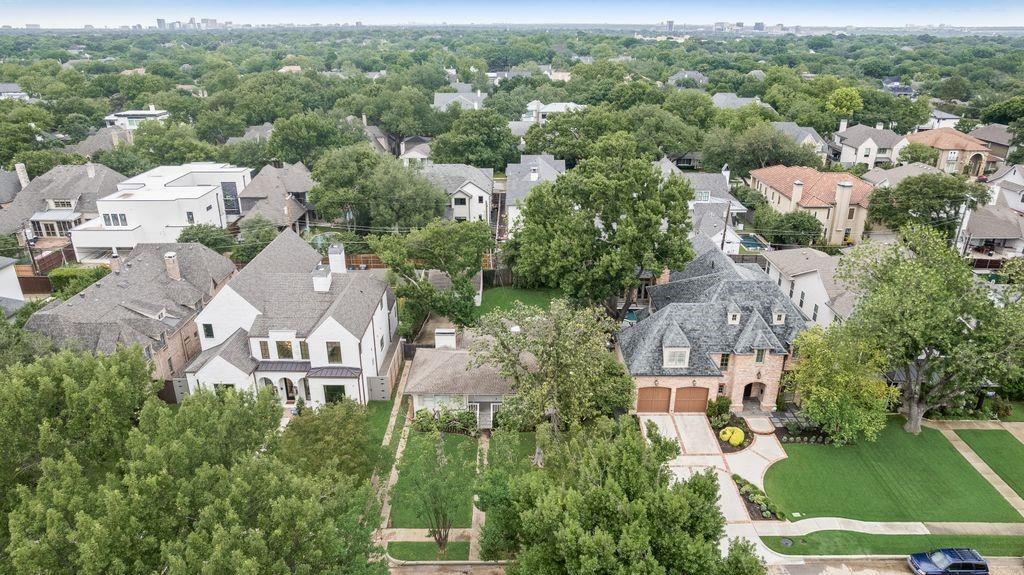 6727 Woodland Drive