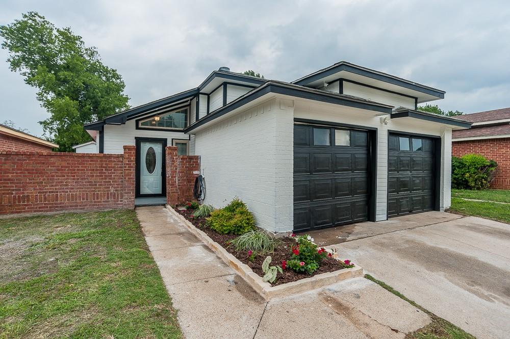 4707 Poppy Drive E