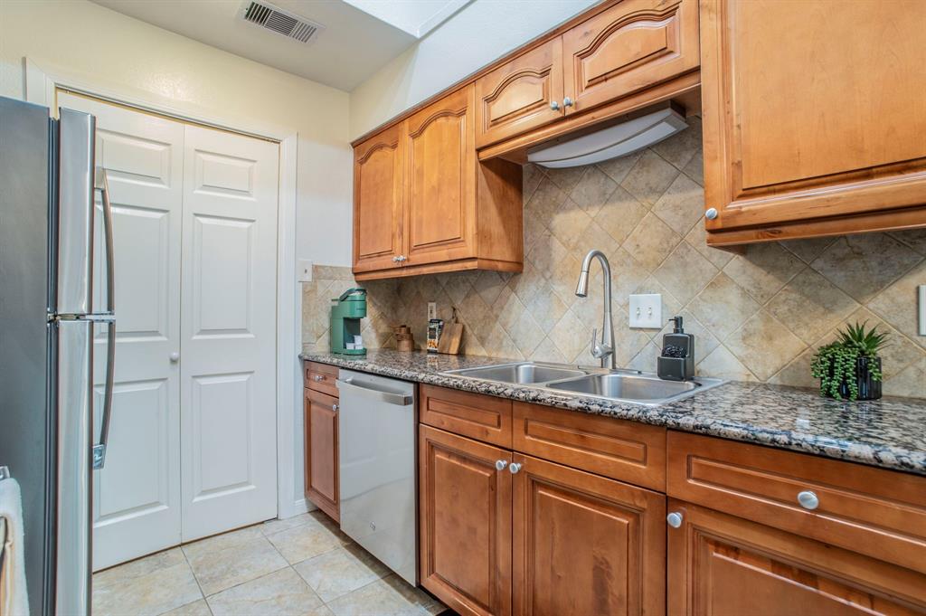 Cedar Creek Twnhms - Residential Lease