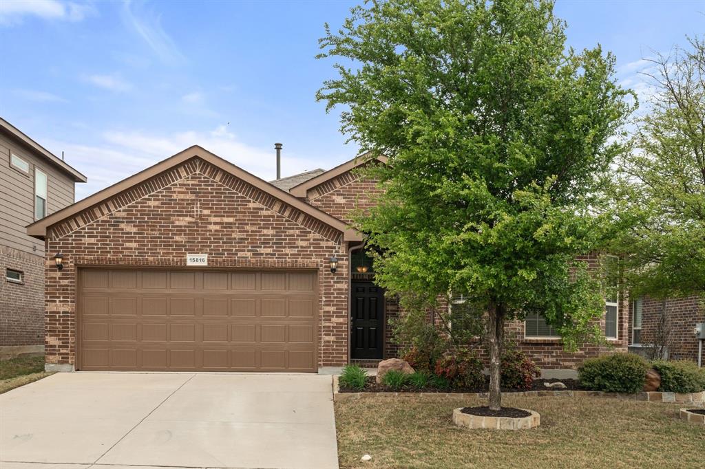15816 Oak Pointe Drive