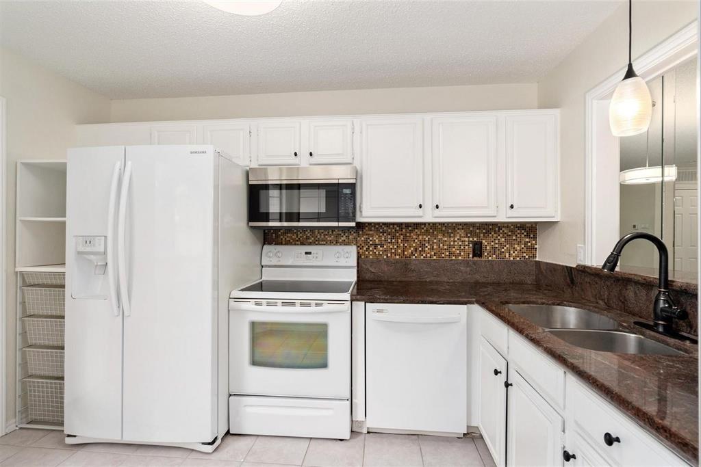 Preston On Creek Condos - Residential