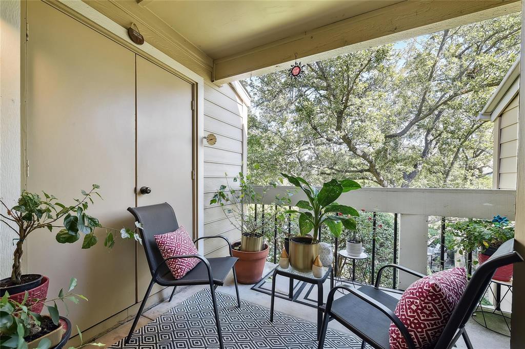 Preston On Creek Condos - Residential